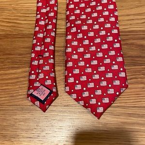 Vineyard Vines Patriotic tie